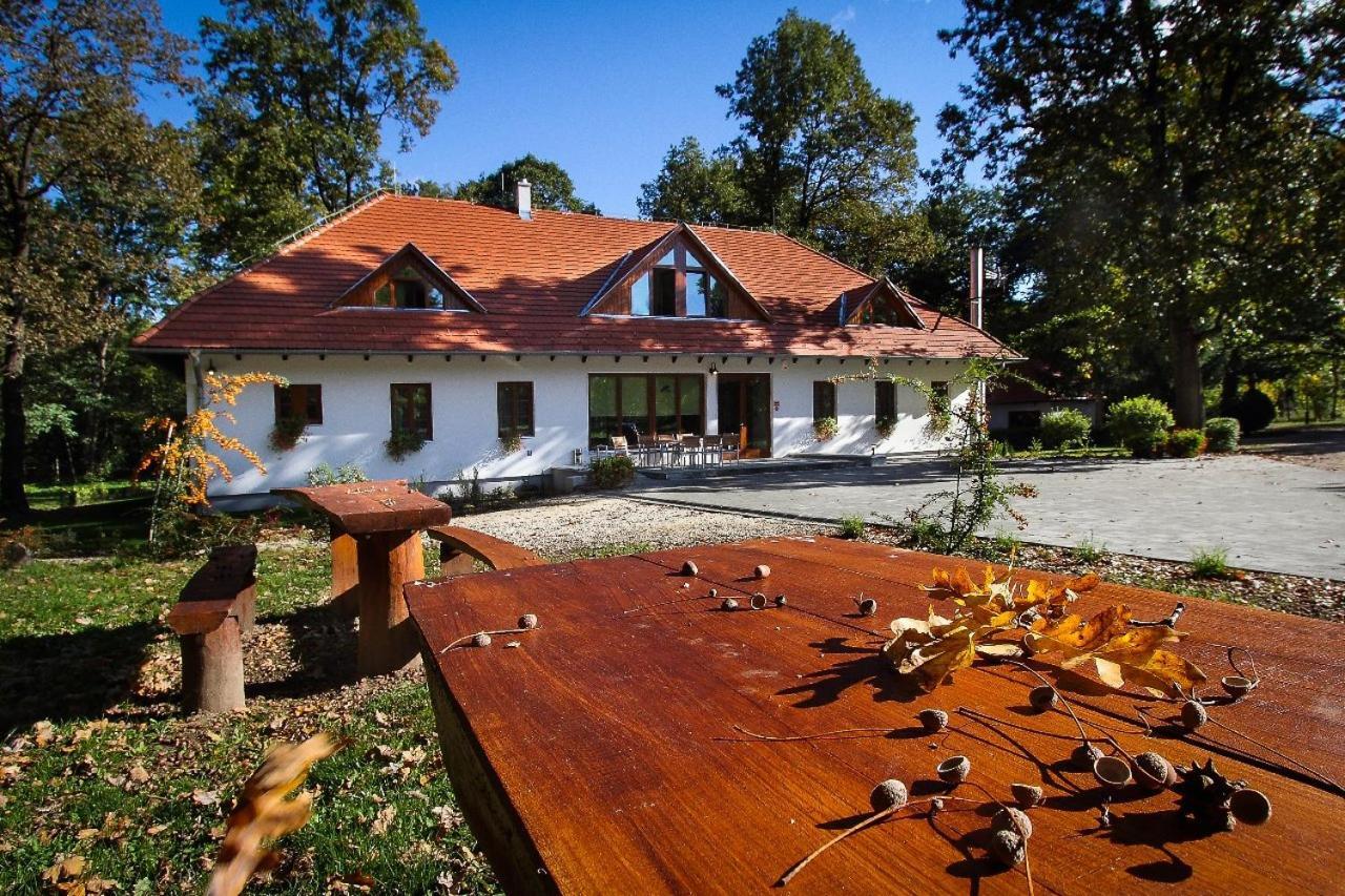 Hodoseri Vadaszhaz Bakonyszentlaszlo Exterior foto