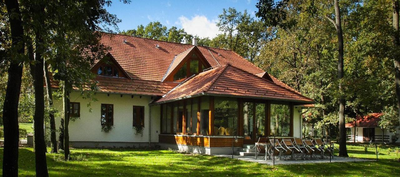 Hodoseri Vadaszhaz Bakonyszentlaszlo Exterior foto