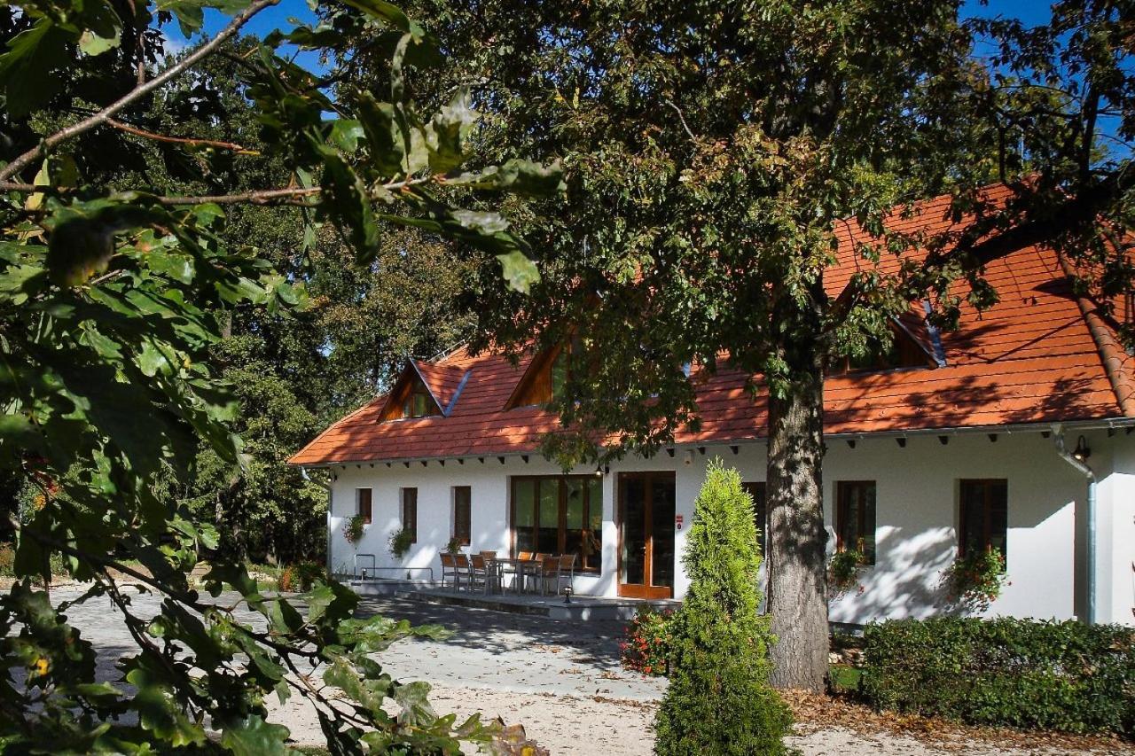 Hodoseri Vadaszhaz Bakonyszentlaszlo Exterior foto