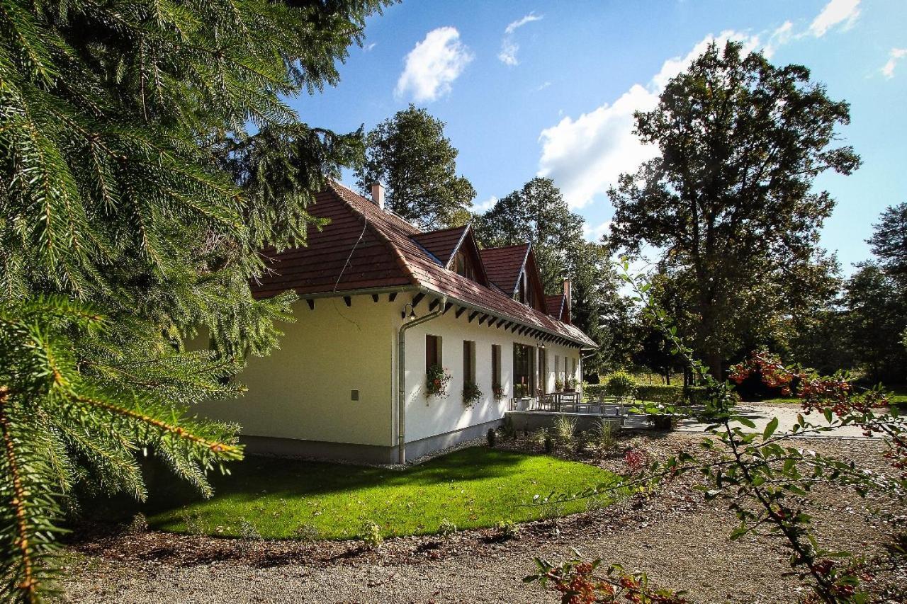 Hodoseri Vadaszhaz Bakonyszentlaszlo Exterior foto